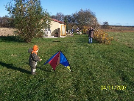 Drachensteigen an der Laube